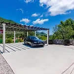 Βίλα Kate - Outdoor Pool, 4 Bedrooms, Free Parking