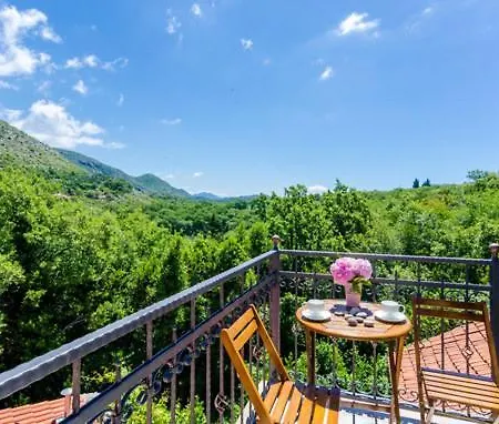 Kate - Outdoor Pool, 4 Bedrooms, Free Parking Willa Dubrownik