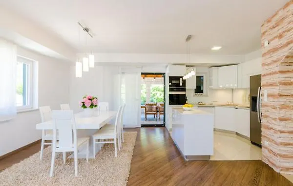 Kate - Outdoor Pool, 4 Bedrooms, Free Parking Villa Dubrovnik