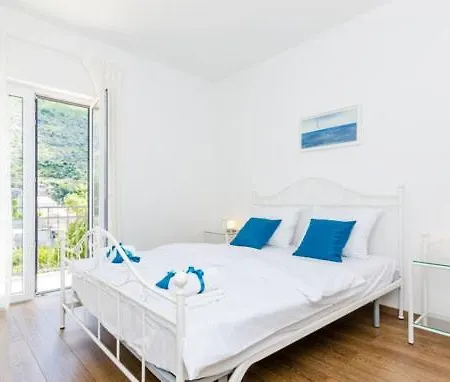 Kate - Outdoor Pool, 4 Bedrooms, Free Parking Vila Dubrovník
