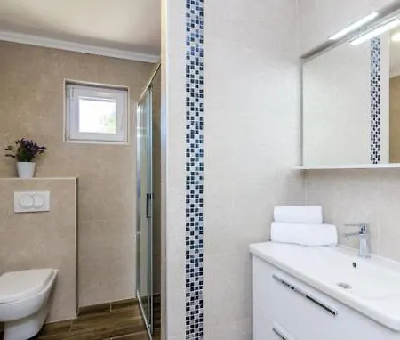 Kate - Outdoor Pool, 4 Bedrooms, Free Parking Vila Dubrovník