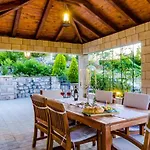 别墅 Kate - Outdoor Pool, 4 Bedrooms, Free Parking 杜布罗夫尼克