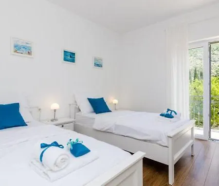 빌라 Kate - Outdoor Pool, 4 Bedrooms, Free Parking
