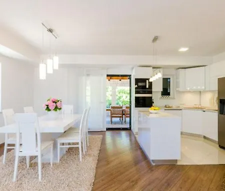 Kate - Outdoor Pool, 4 Bedrooms, Free Parking 别墅 杜布罗夫尼克