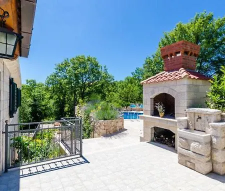 Kate - Outdoor Pool, 4 Bedrooms, Free Parking 두브로브니크